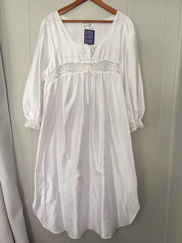 Vintage Lily Of France White Lace-Trim Midi Nightgown Feminine Sleepwear Size M